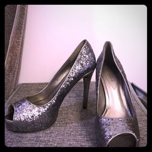 Silver sequin Guess peep toe pumps size 7